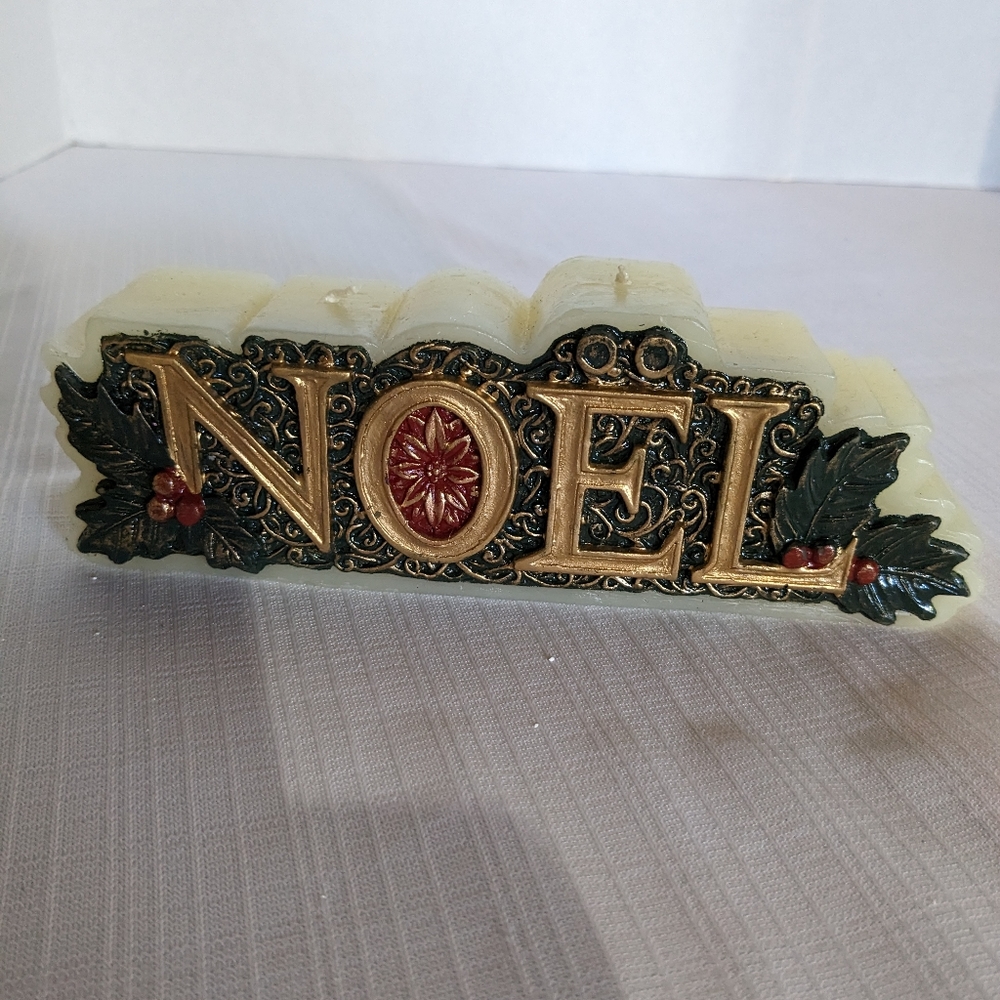 New in box Avon 1999 NOEL decorative candle tabletop shelf